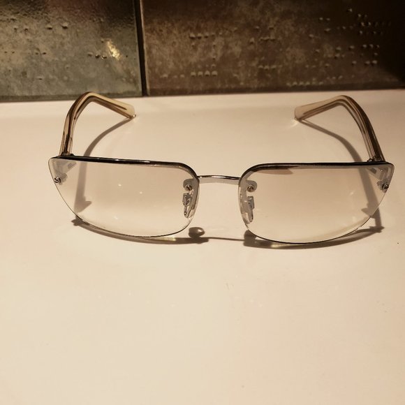 GUESS Lightly Tinted Sunglasses, Clear Plastic Frames - Picture 1 of 8